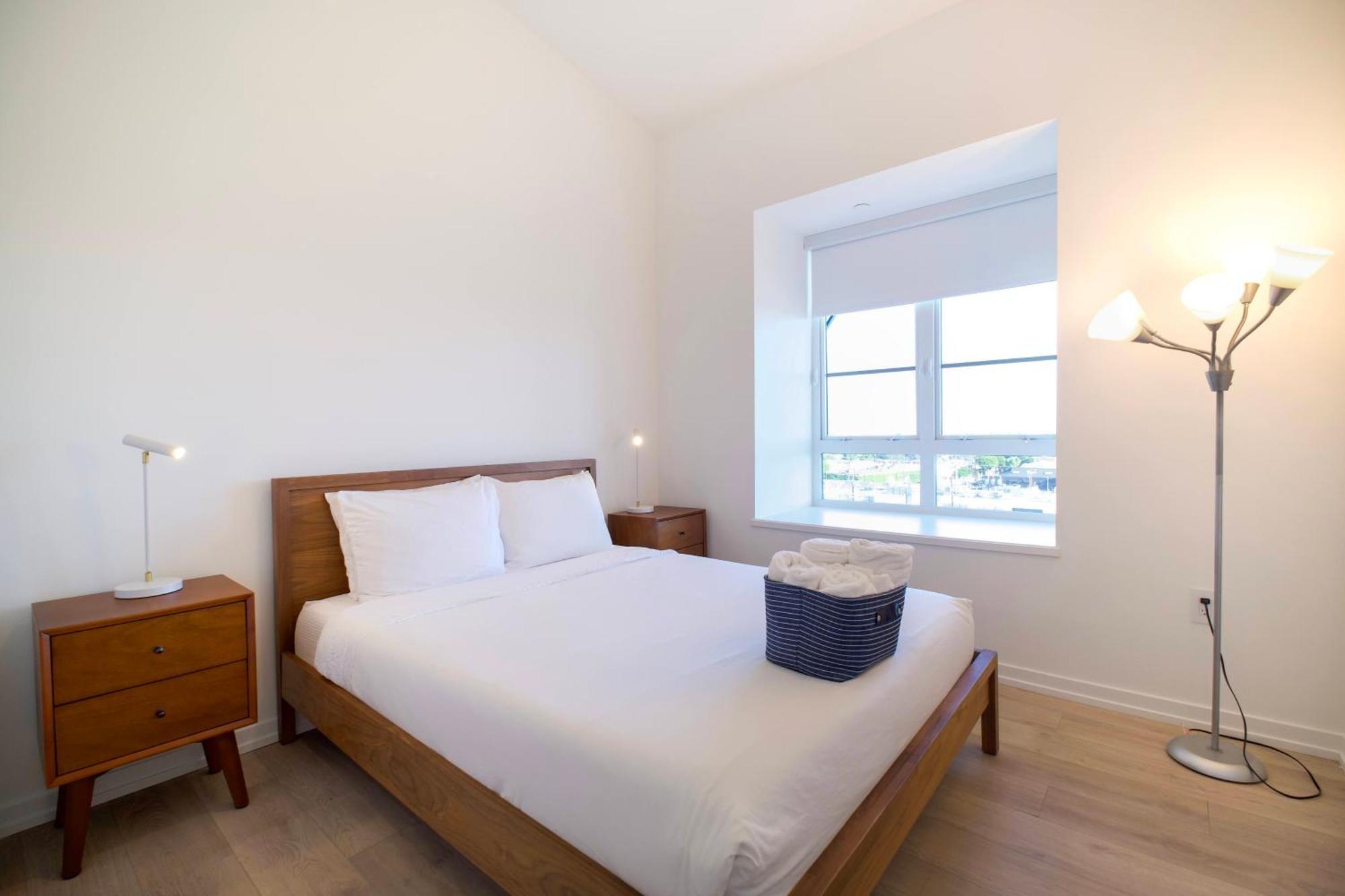 Compass Luxury Living Hotel a capsule Los Angeles