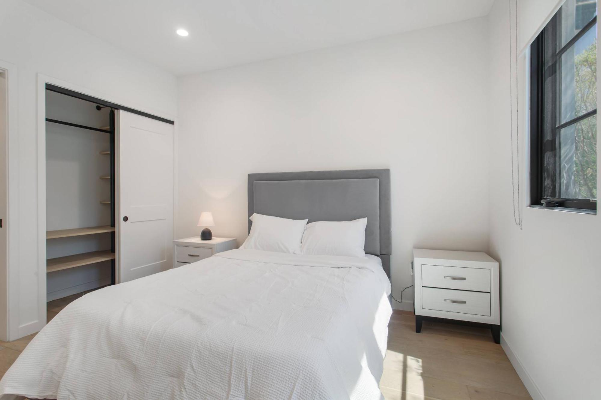 Compass Luxury Living Hotel a capsule Los Angeles