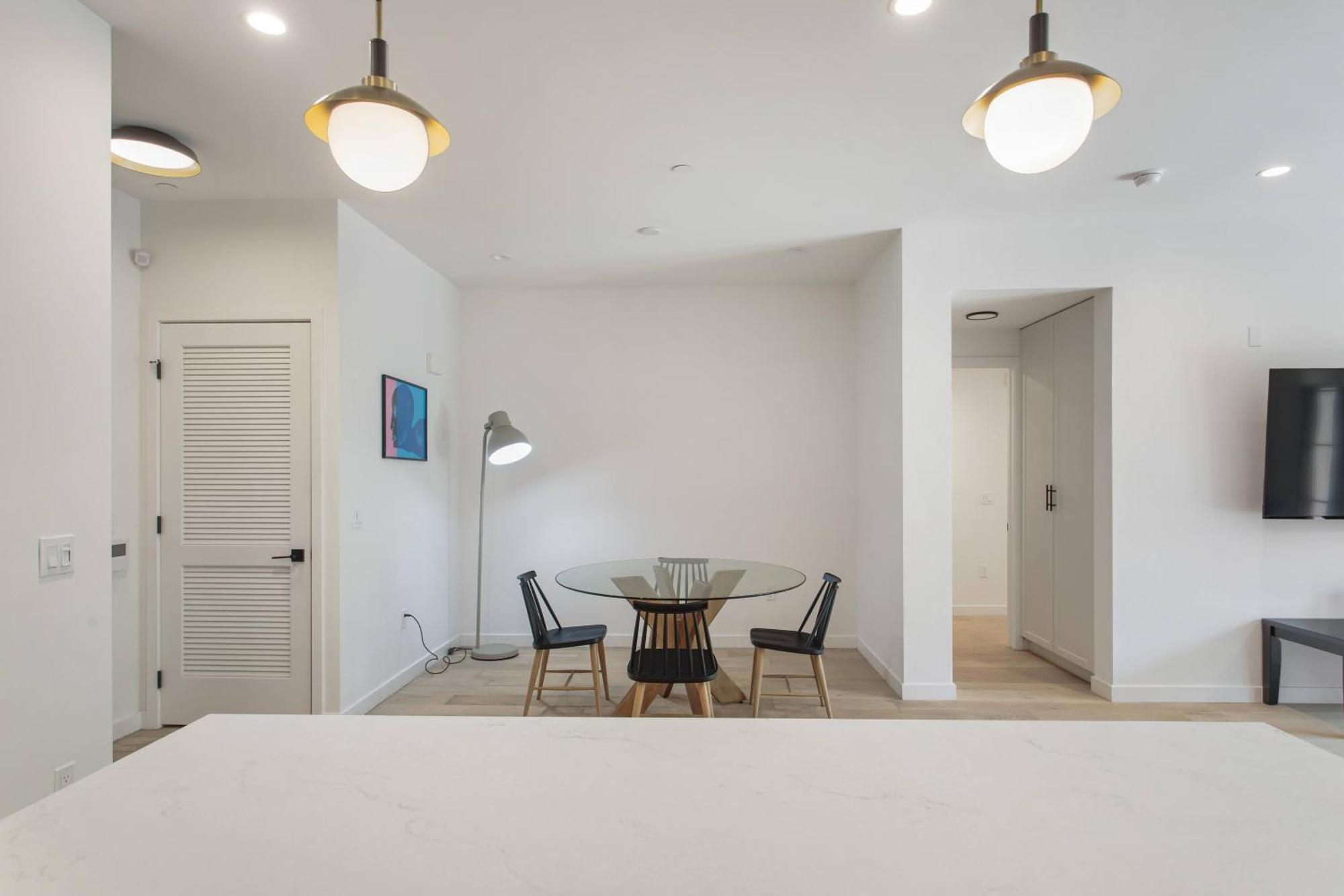 Hotel a capsule Compass Luxury Living Los Angeles