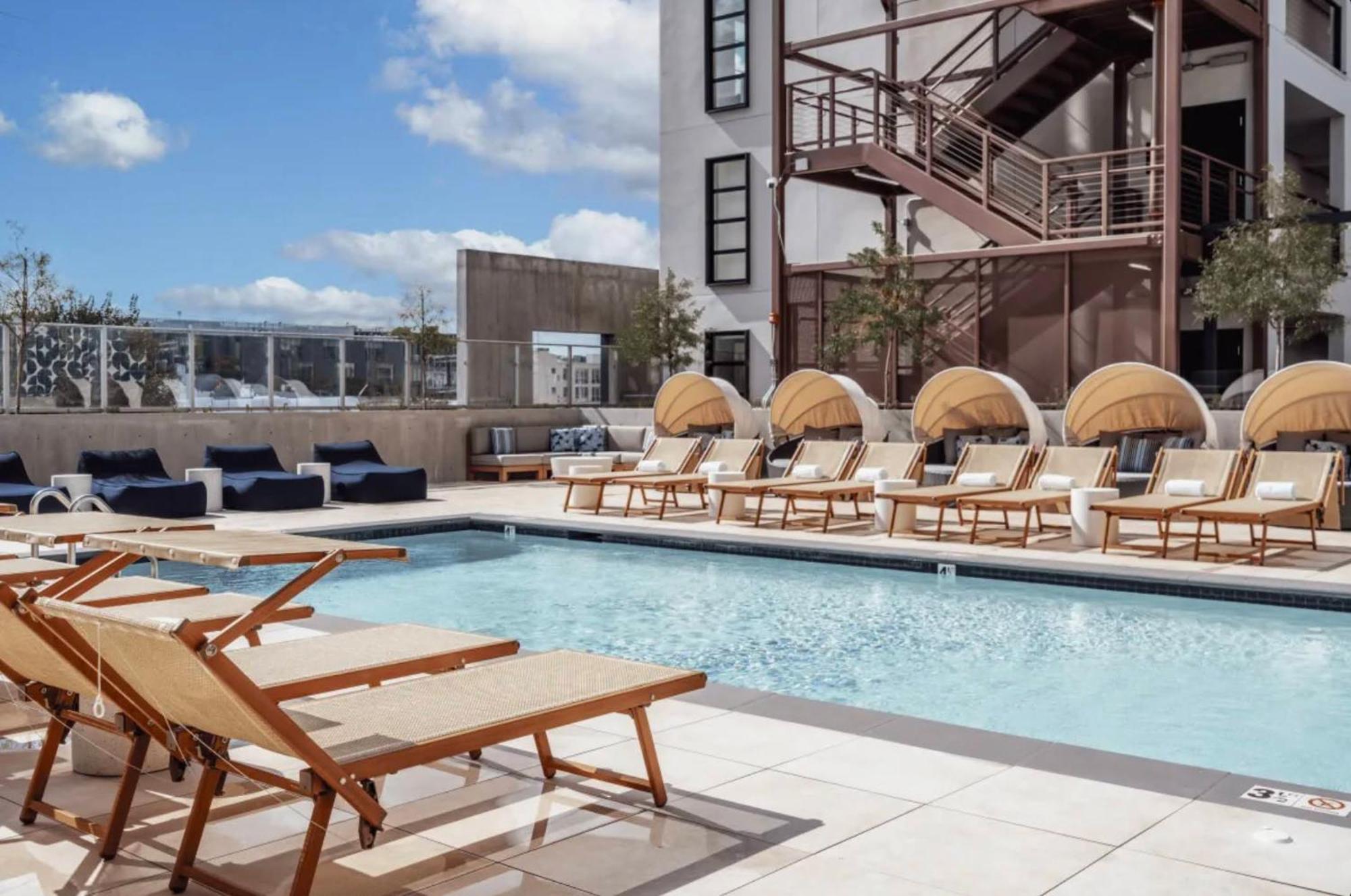 Compass Luxury Living Kapselhotel Los Angeles