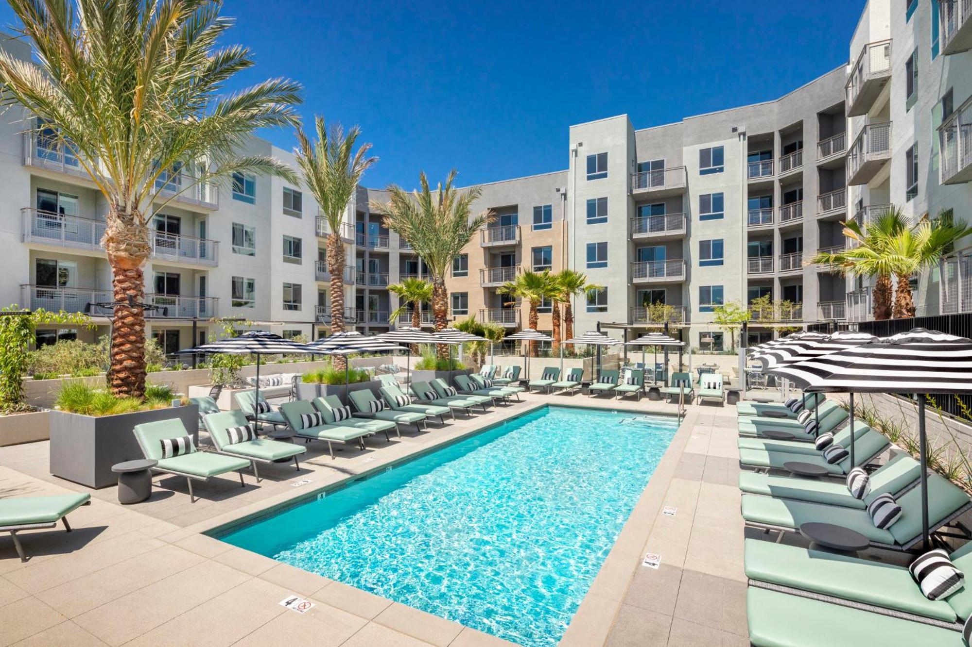 Compass Luxury Living Kapselhotel Los Angeles